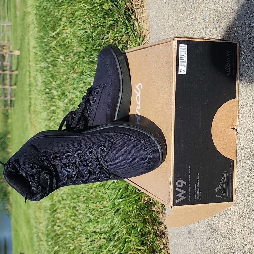 Womens size 9 Allbirds Canvas Pacer Mid, Black